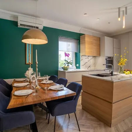 Apartment Great Location-luxury +free Parking