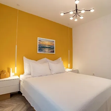 Apartment Great Location-luxury +free Parking