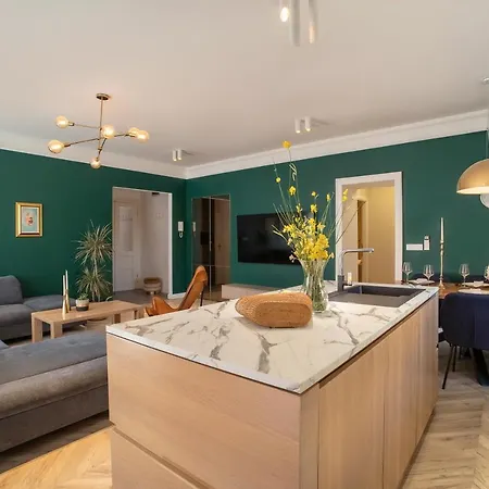 Apartment Great Location-luxury +free Parking *