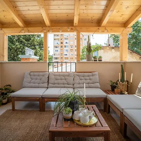 Apartment Great Location-luxury +free Parking