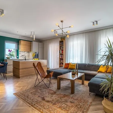 Great Location-luxury +free Parking Pula