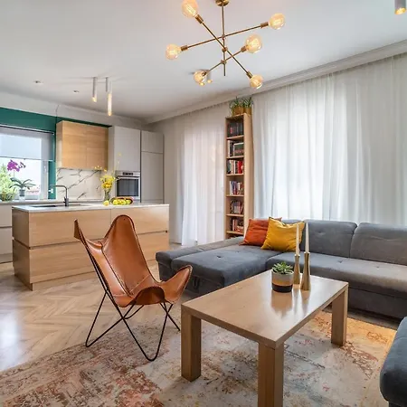 Great Location-luxury +free Parking Apartment Pula