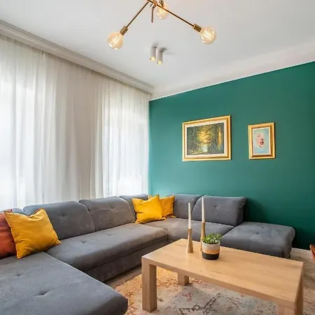 Great Location-luxury +free Parking Apartment Pula